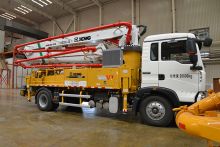 XCMG Schwing concrete pump truck HB30K China 30m small truck concrete pump with HOWO chassis price